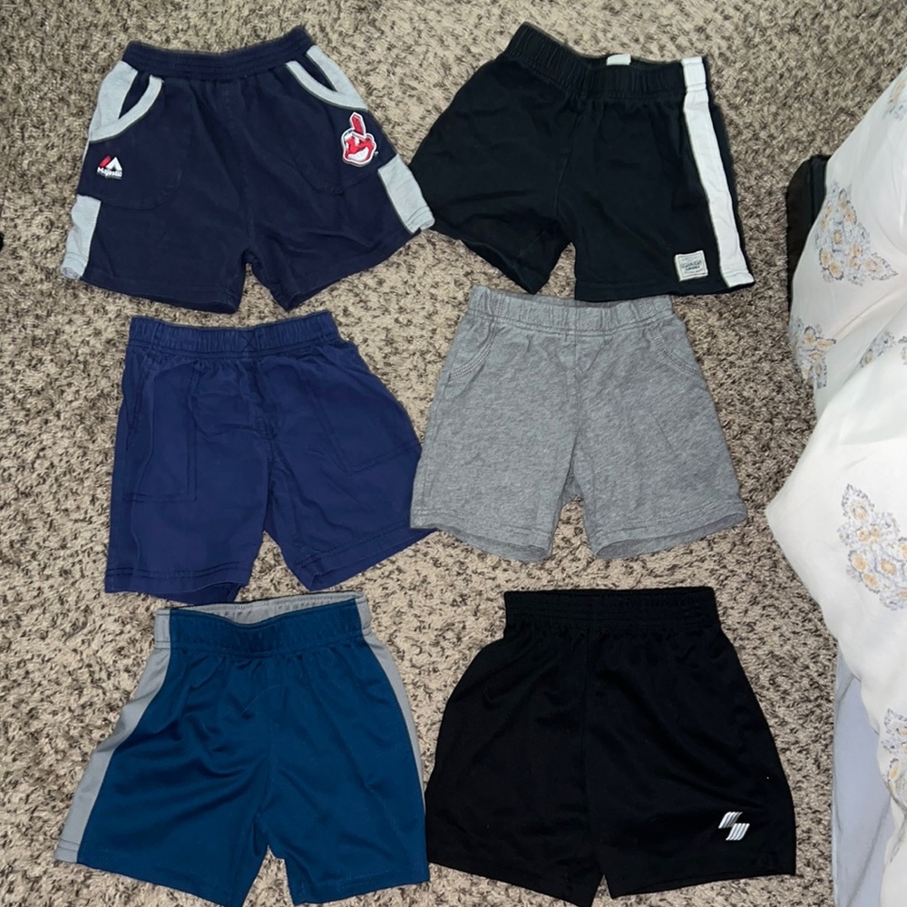 Bundle of 6 shorts 2T